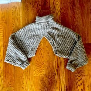 Dusty brown ZARA turtleneck sleeve sweater
